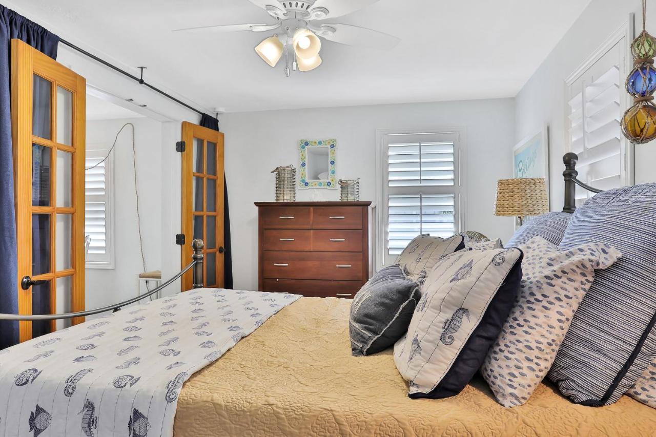 Sol Mate Beach Cottage Сейнт Пийт Бийч Екстериор снимка