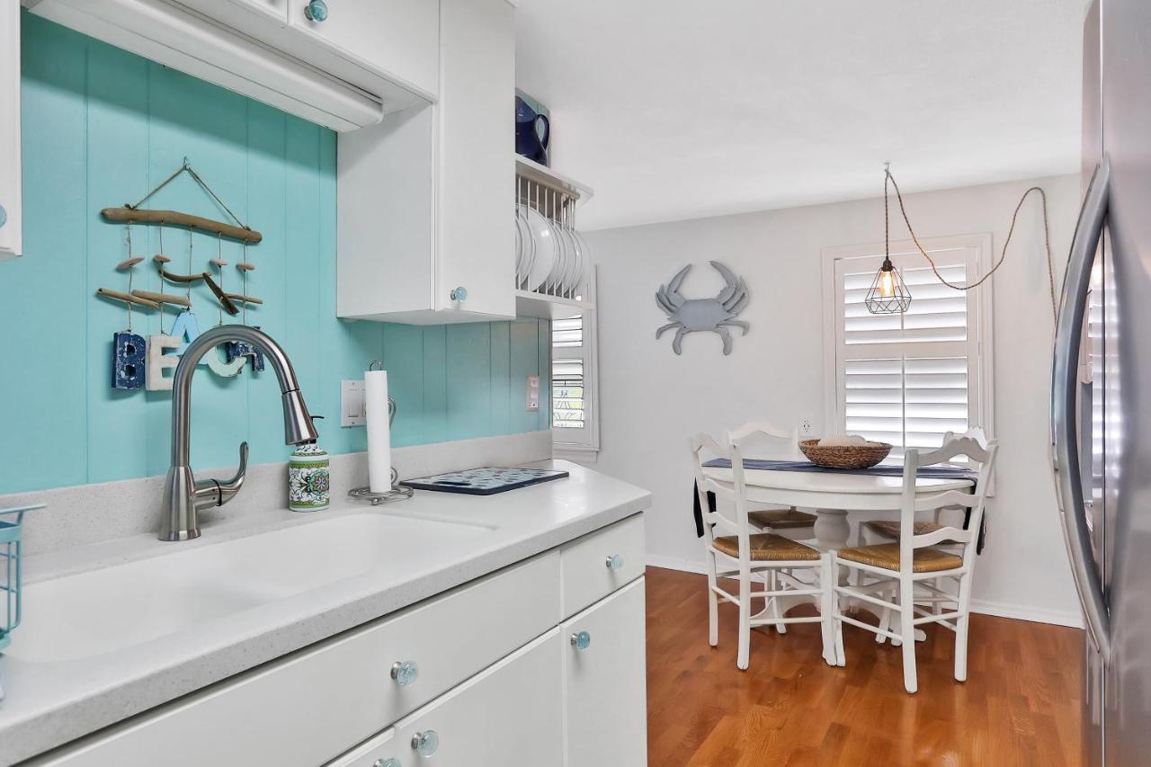 Sol Mate Beach Cottage Сейнт Пийт Бийч Екстериор снимка